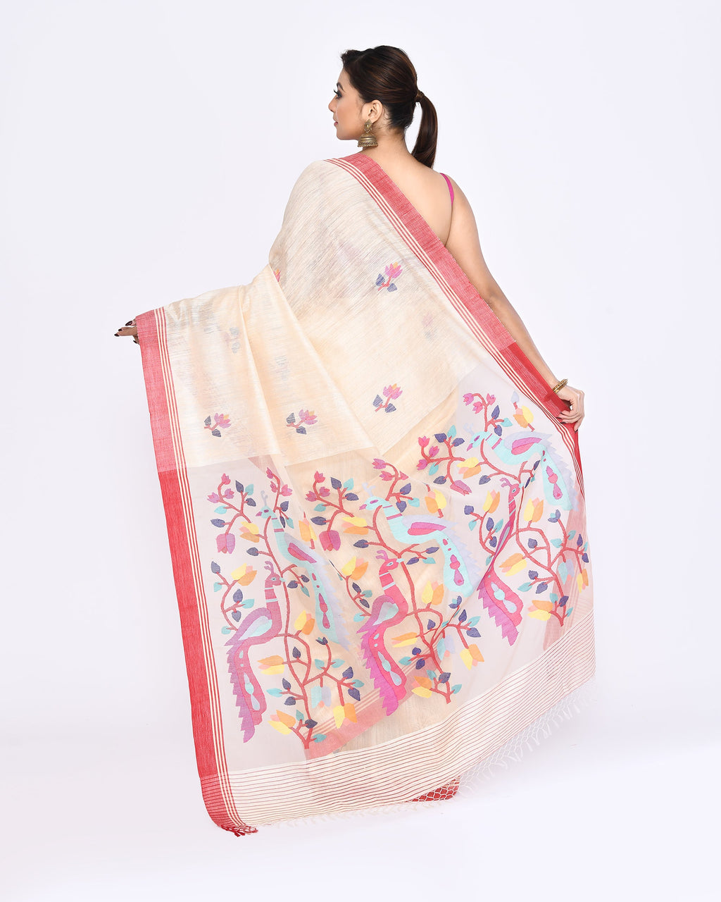 Off White Embellished Matka Silk Jamdani Saree