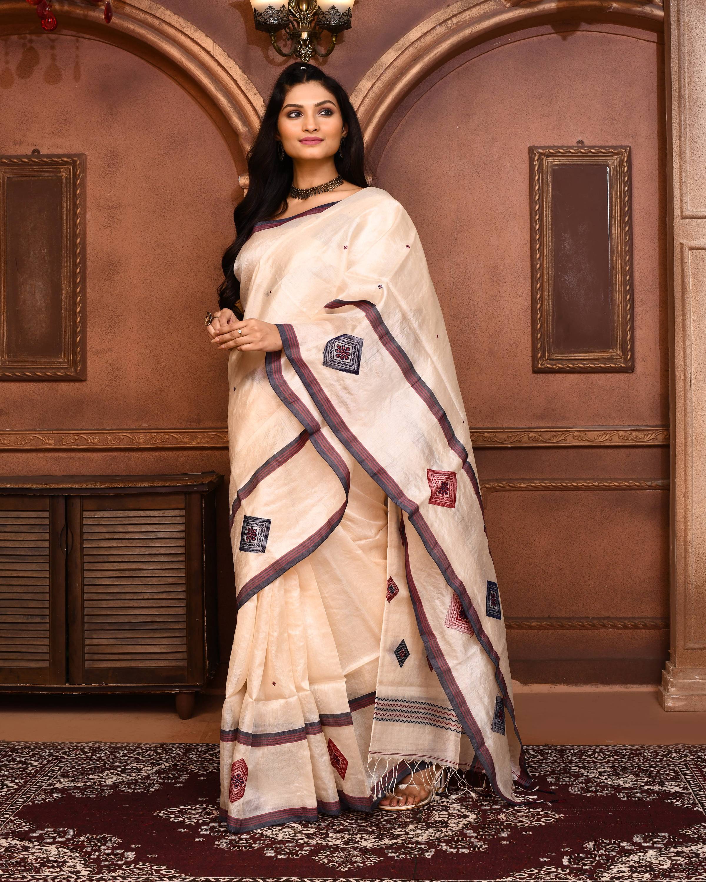 Off White Tussar Silk Jamdani Saree with Blouse Piece