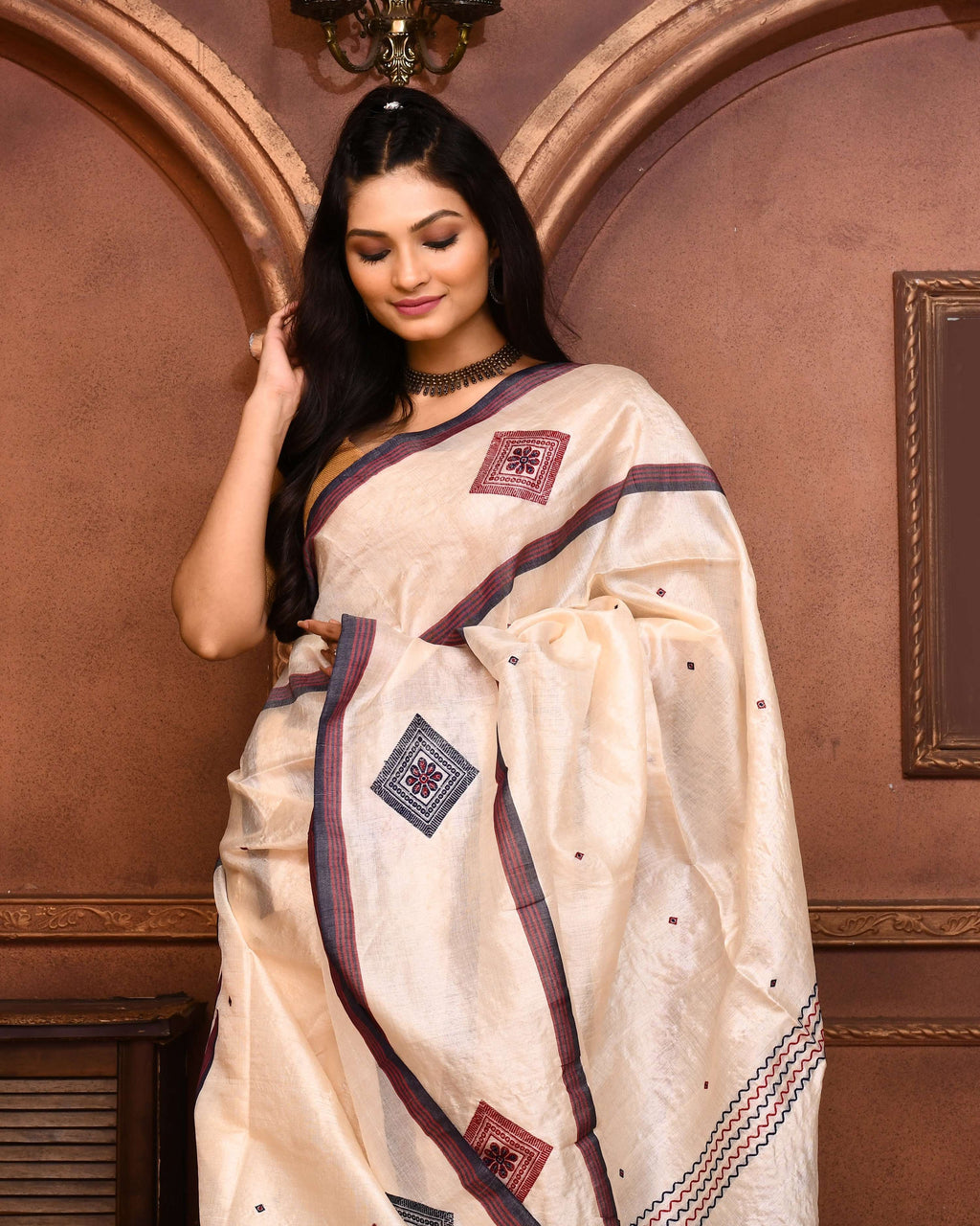 Off White Tussar Silk Jamdani Saree with Blouse Piece