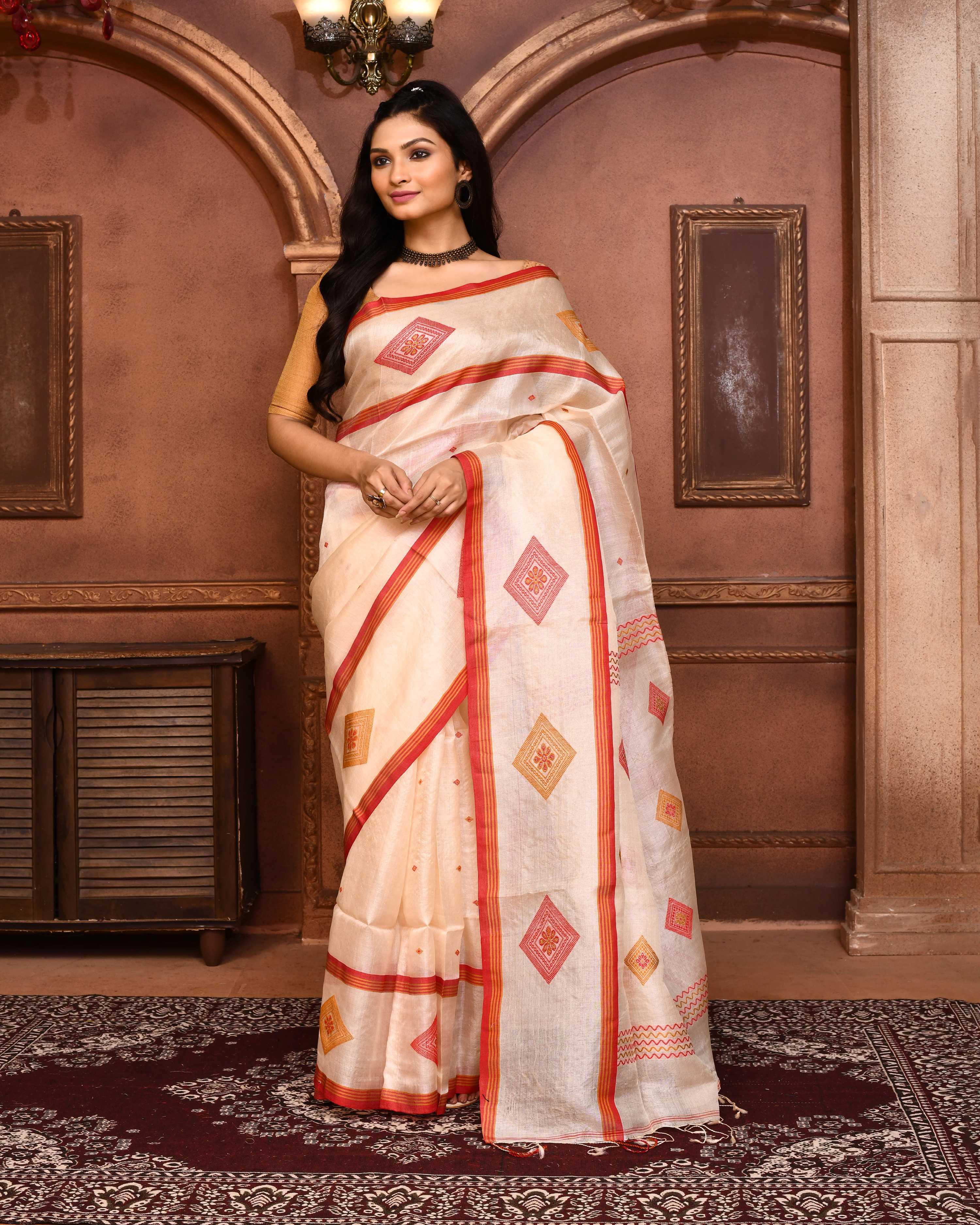 Elegant off white Tussar silk Jamdani saree with blouse piece