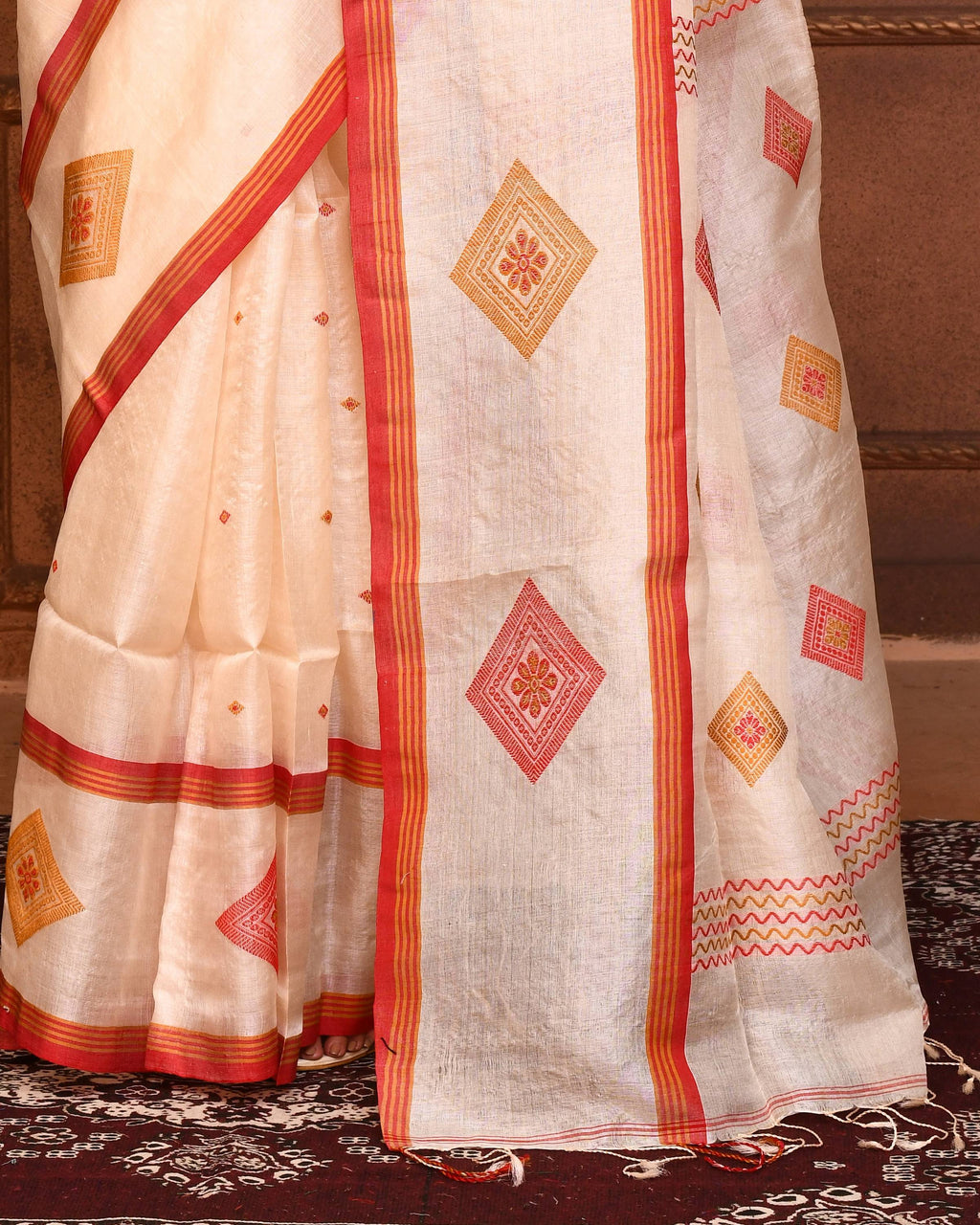 Off White Tussar Silk Jamdani Saree with Blouse Piece