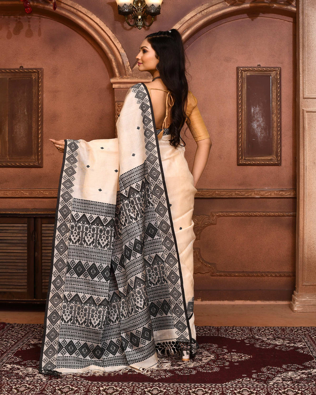 Off White Tussar Silk Jamdani Saree with Blouse Piece