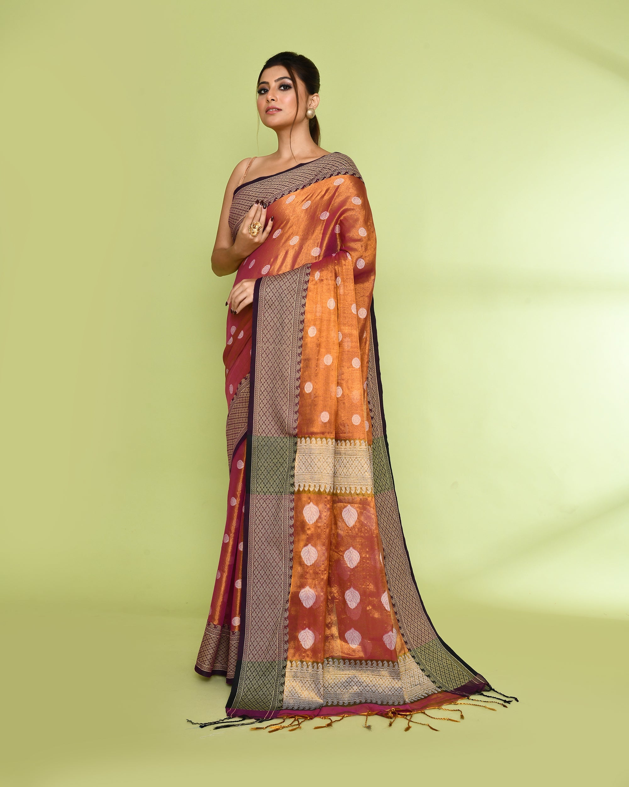Gold Magenta Dual Tone Handloom Tissue Jamdani Saree