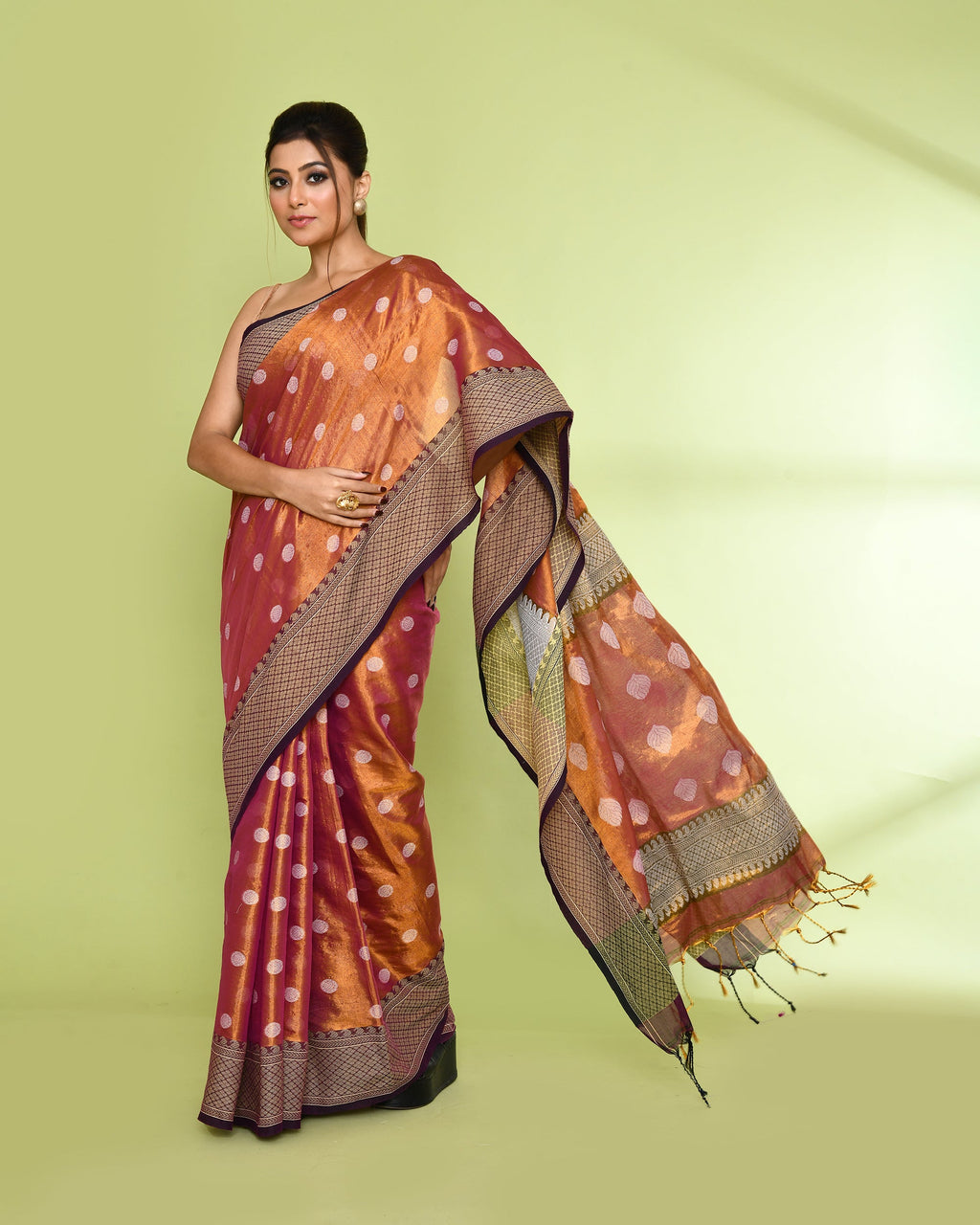 Gold Magenta Dual Tone Handloom Tissue Jamdani Saree