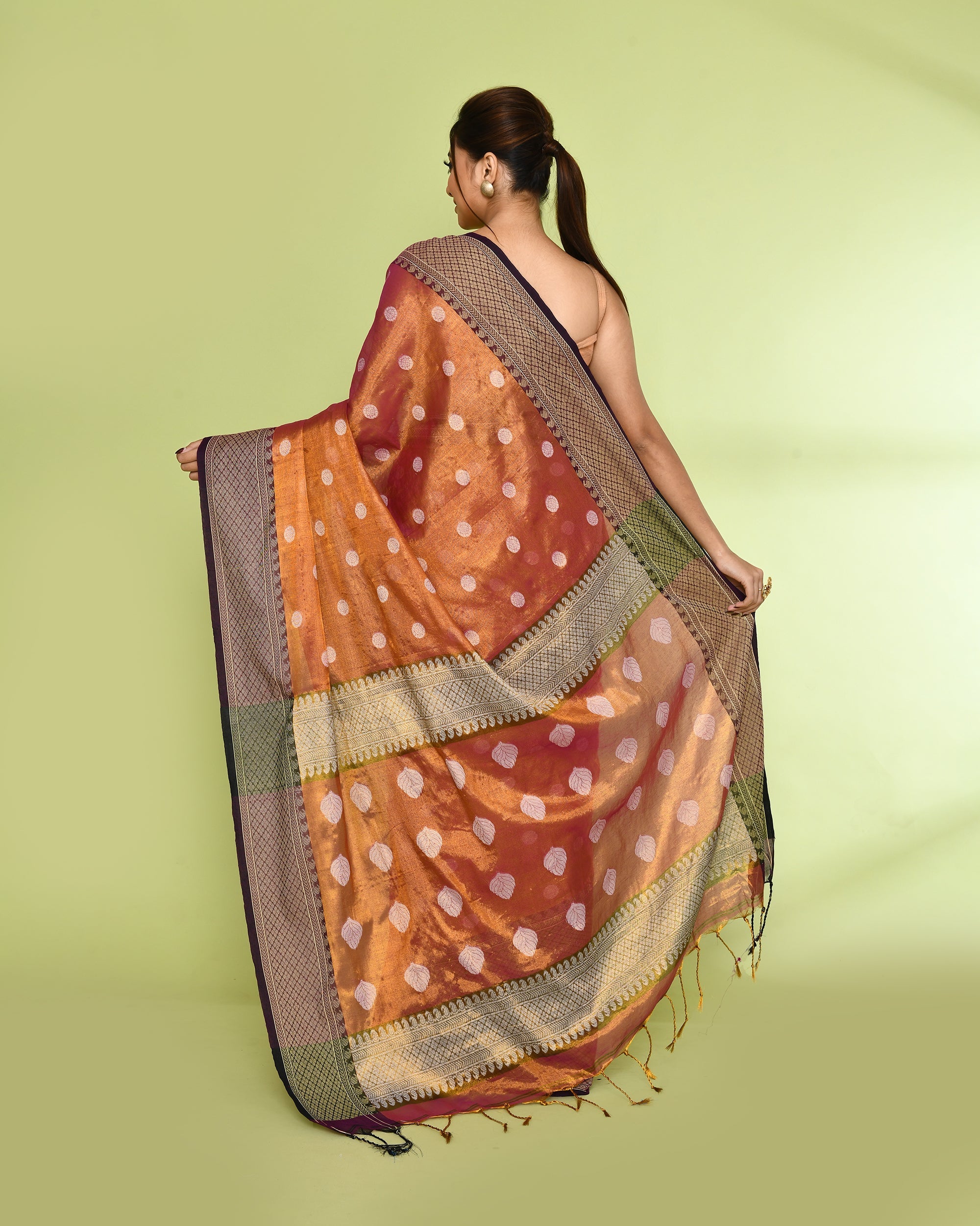 Gold Magenta Dual Tone Handloom Tissue Jamdani Saree