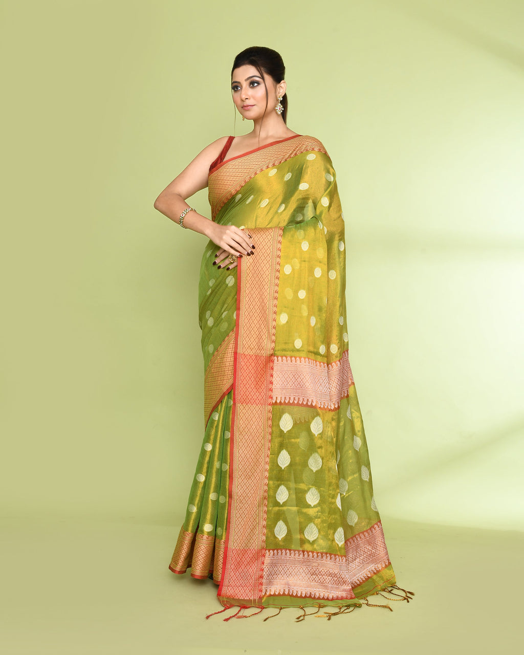 Parrot Green Dual Tone Handloom Tissue Jamdani Saree