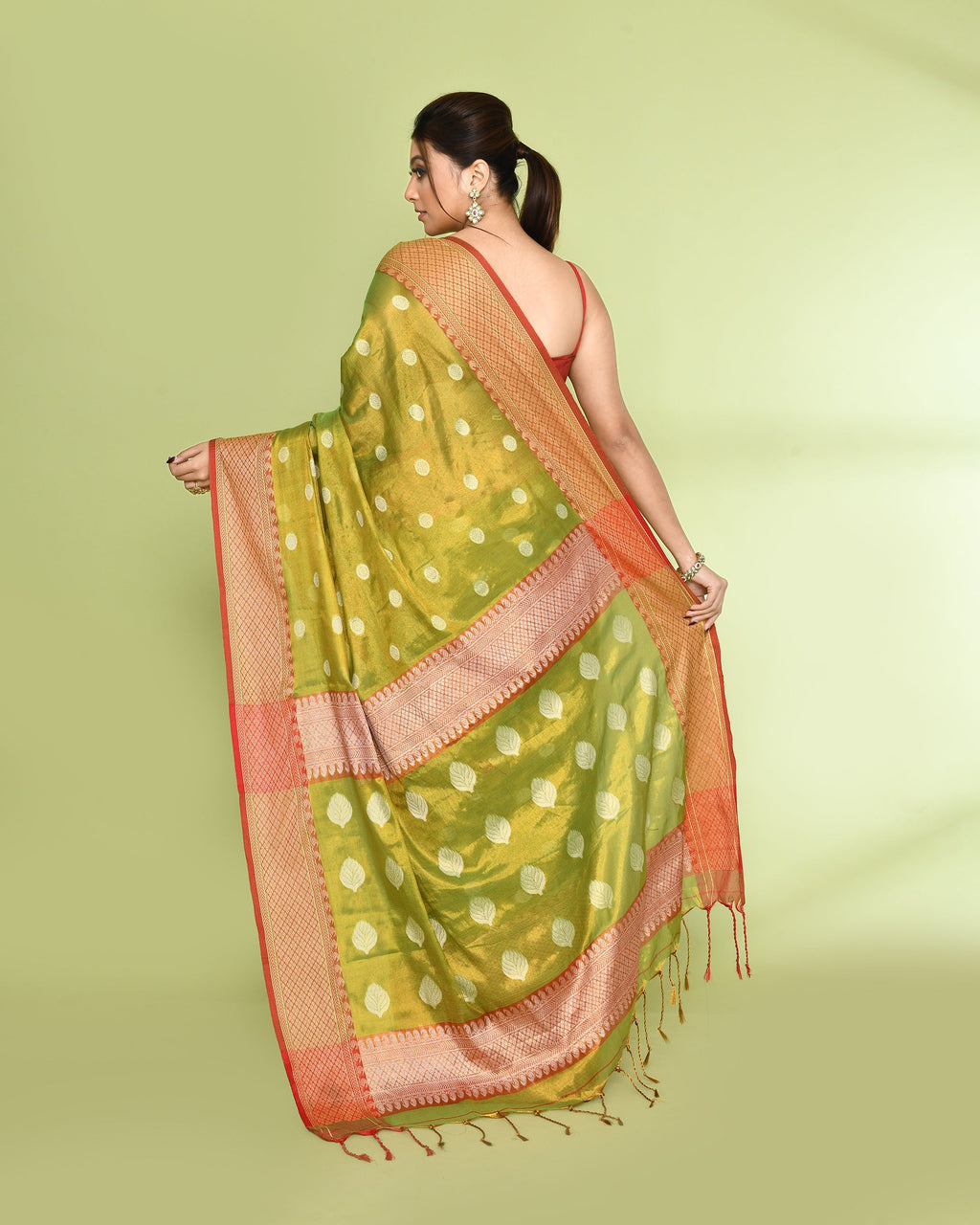 Parrot Green Dual Tone Handloom Tissue Jamdani Saree