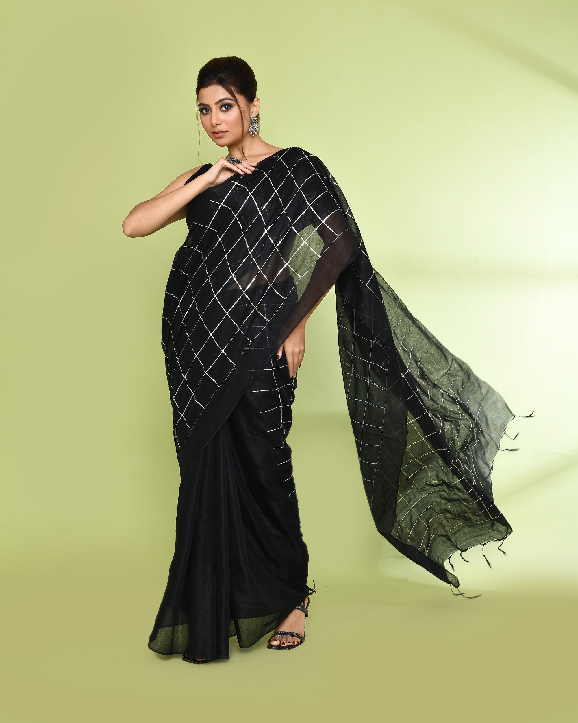 Piyari Fashion Women's Black Zari Cotton Tissue Sequin Saree