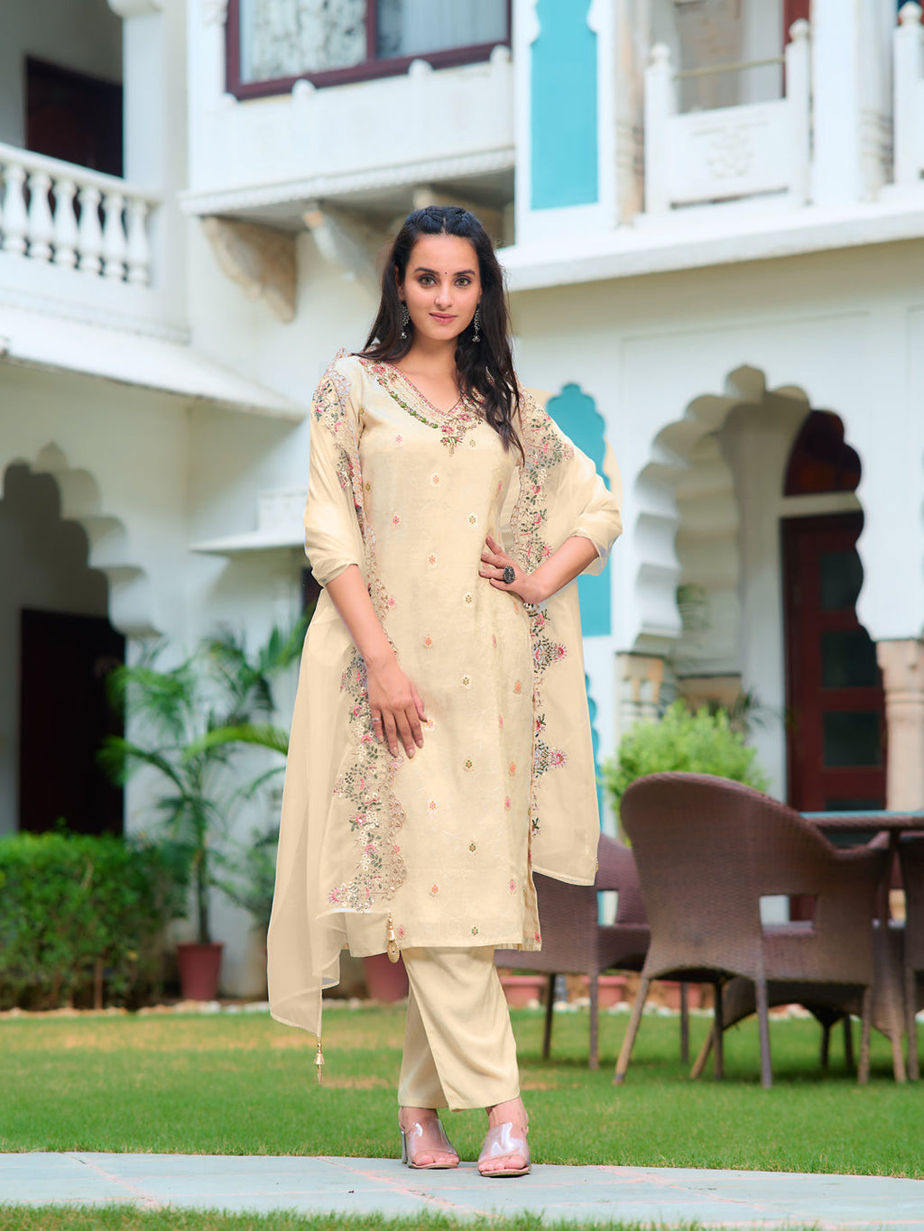 Cream hand-embroidered Banarasi Jacquard kurta set with organza dupatta