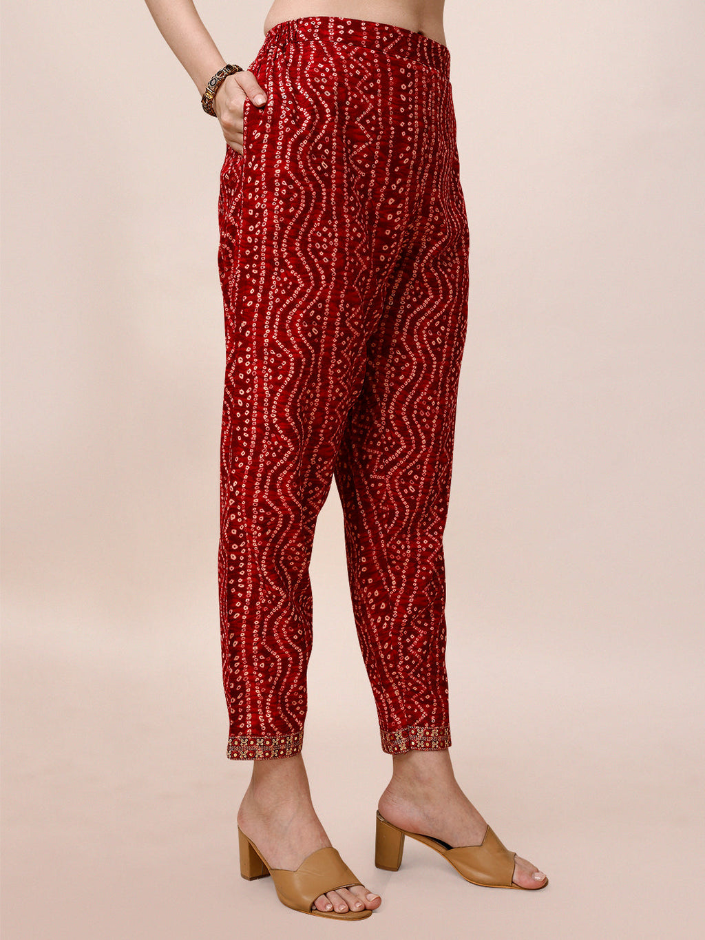 Bandhani Printed Embroidered Kurta Pant Dupatta & Belt Set