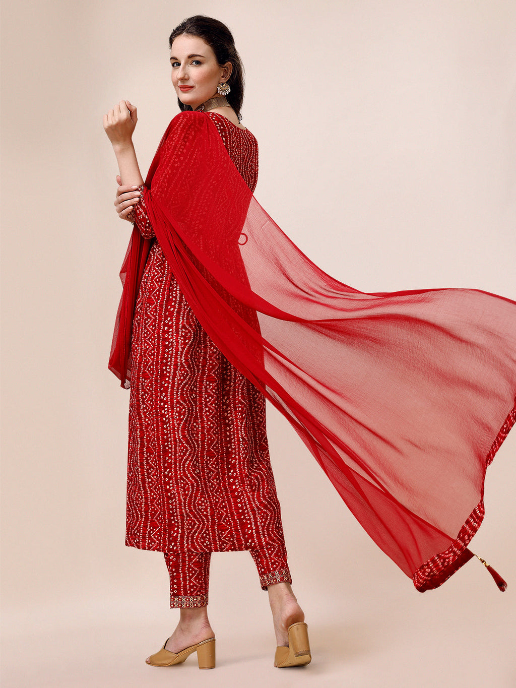 Bandhani Printed Embroidered Kurta Pant Dupatta & Belt Set
