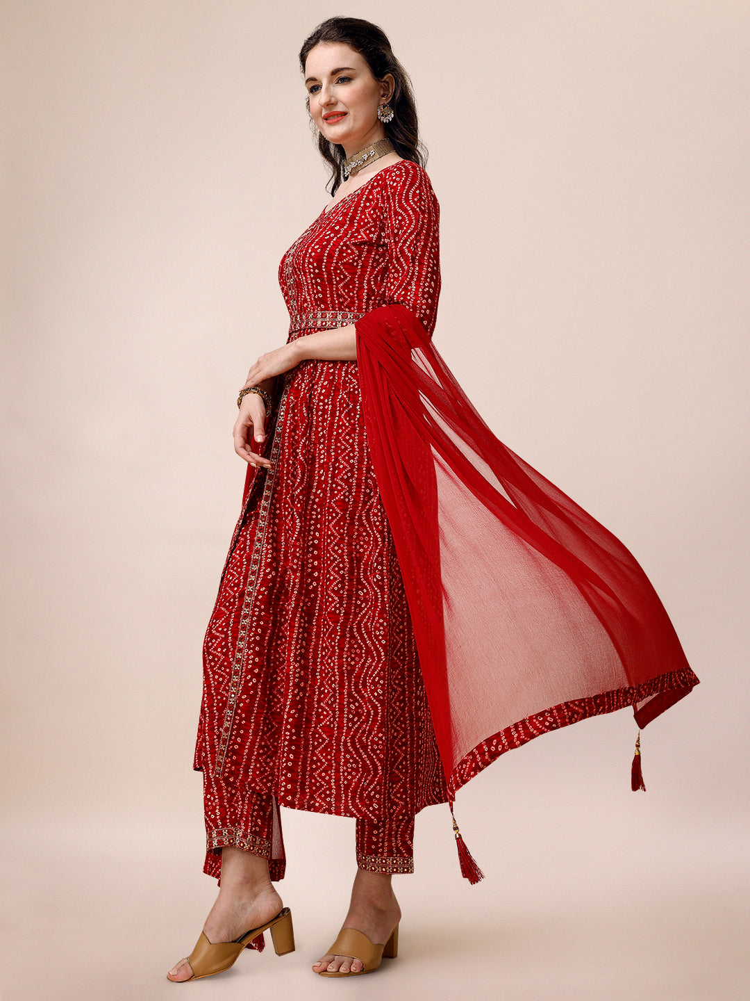 Bandhani Printed Embroidered Kurta Pant Dupatta & Belt Set