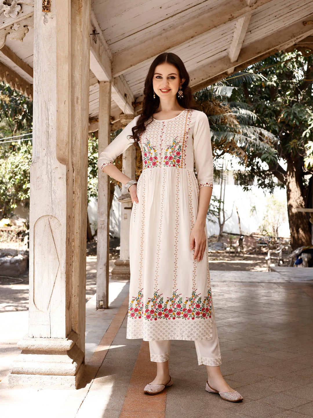 Nyra Cut Floral Embroidered Kurta Set with Organza Dupatta
