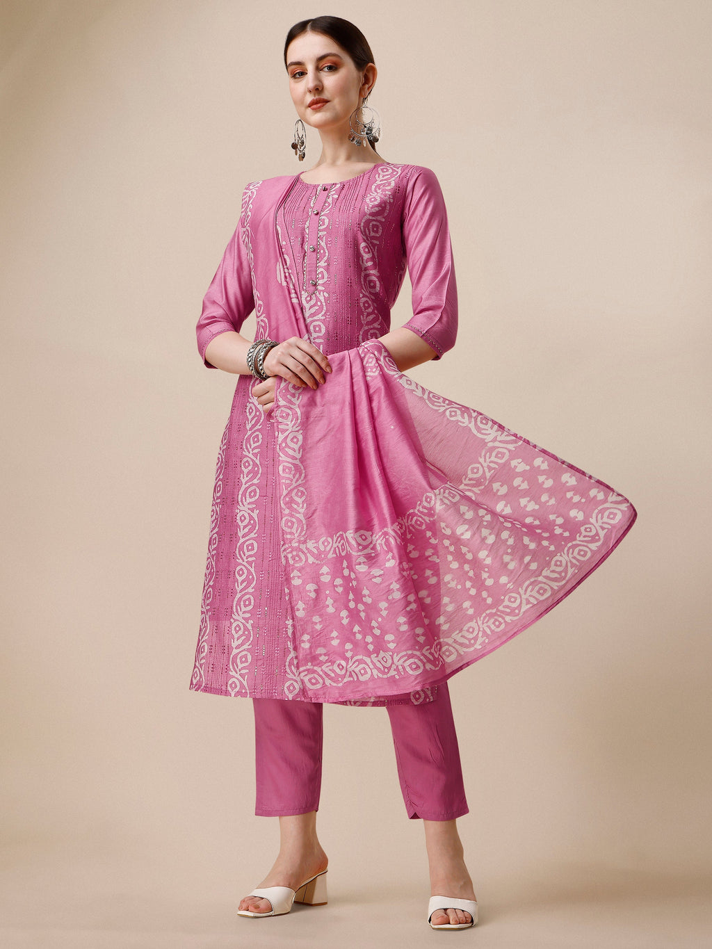 Multicolor embroidered and printed kurta set with matching pant and dupatta