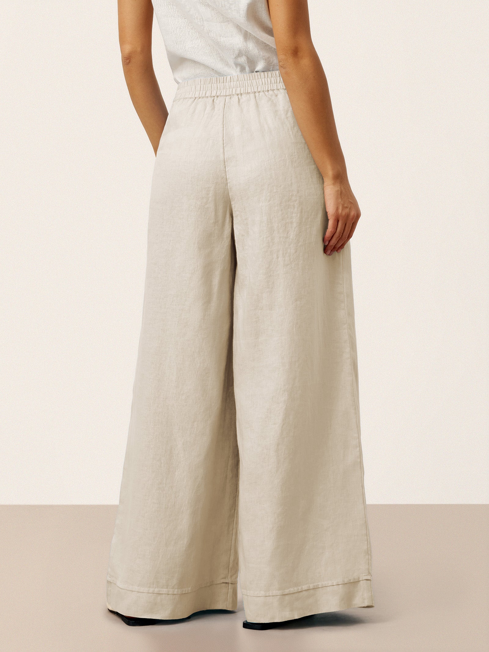 100% Linen Sculpted Pleat Pants with Elasticated Back