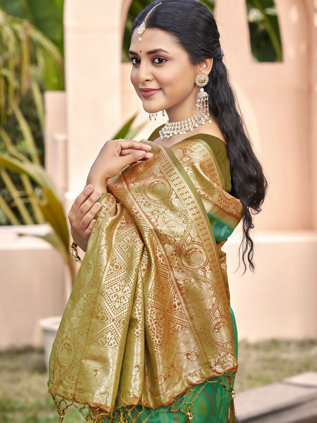 Rama Green Pochampally Silk Saree with Matching Blouse Piece