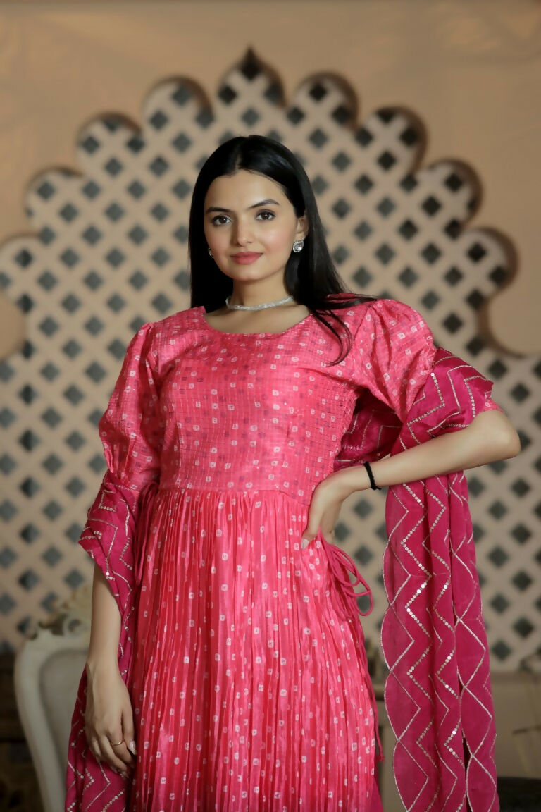 Women's Pink Muslin Floral Print Kurta Set with Crush Pleating
