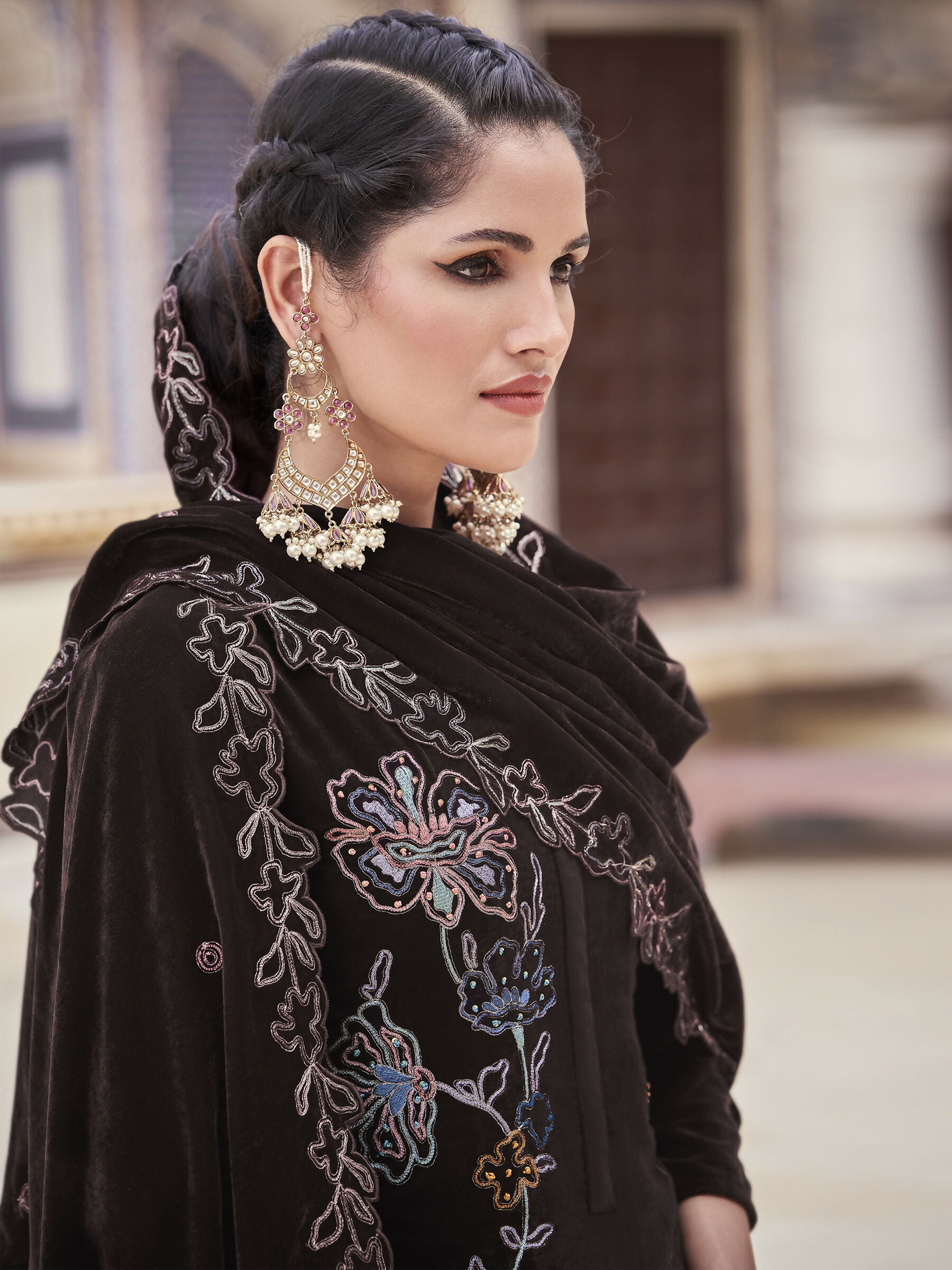 Women's Brown Velvet Kurta Set with Resham Thread, Jari & Sequins