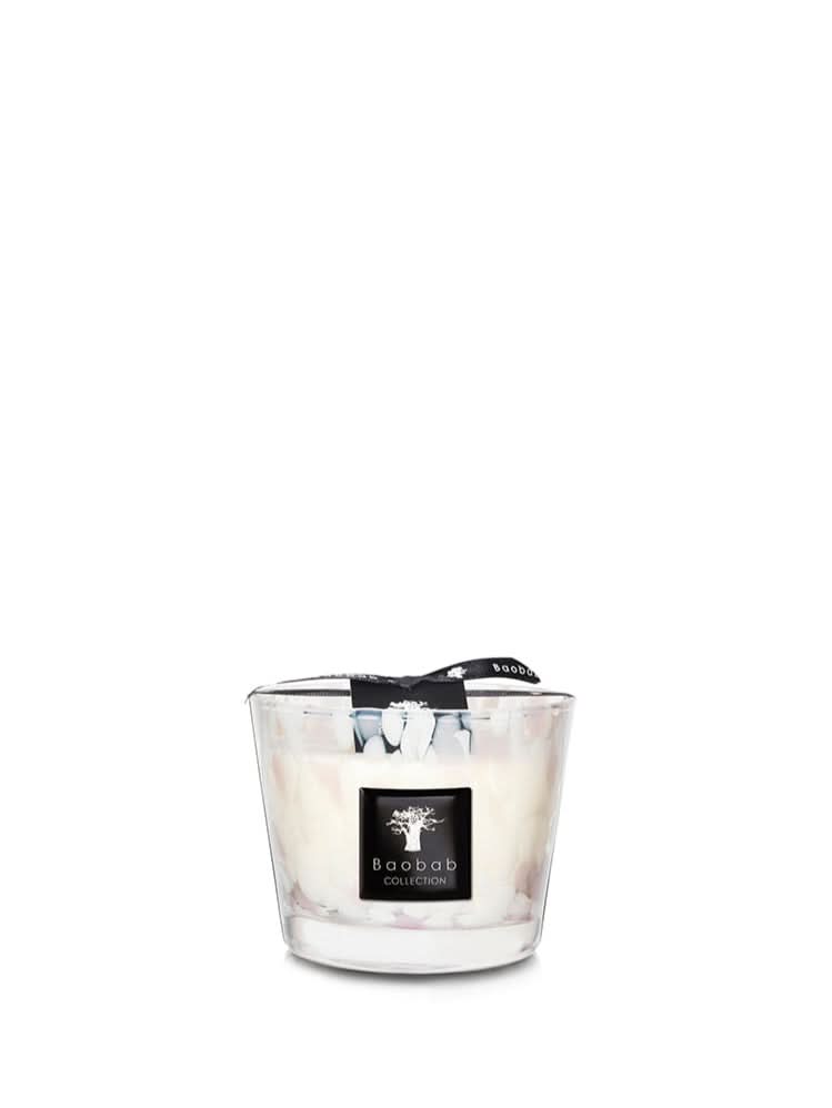 Baobab Collection White Pearls Max 08 candle in a luxurious white glass vessel