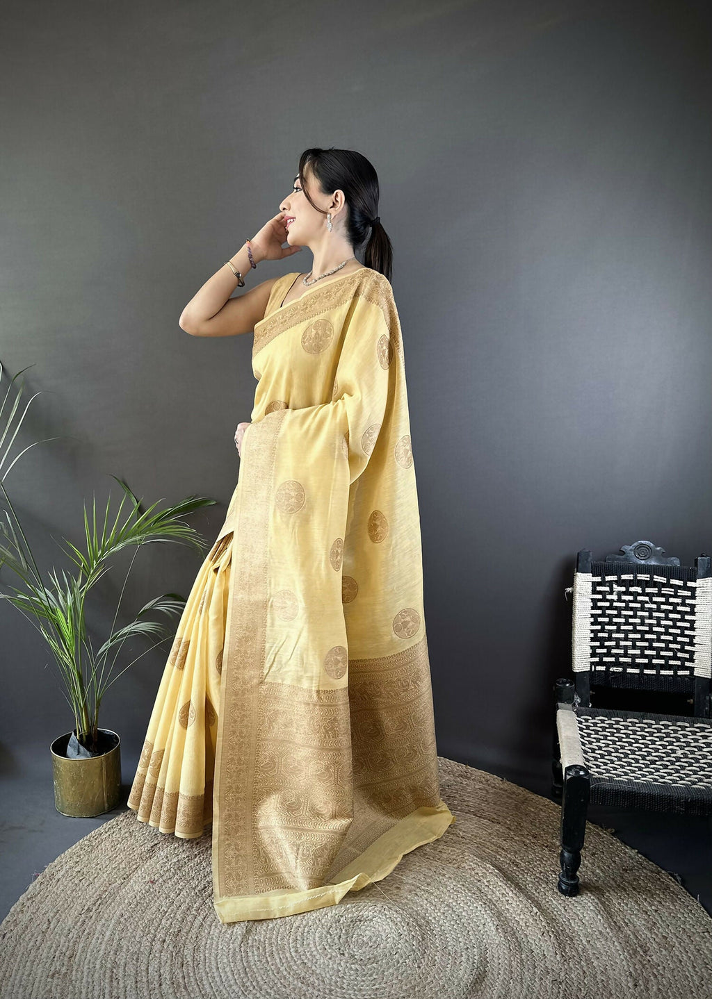 Yellow Floral & Paisley Linen Silk Banarasi Saree