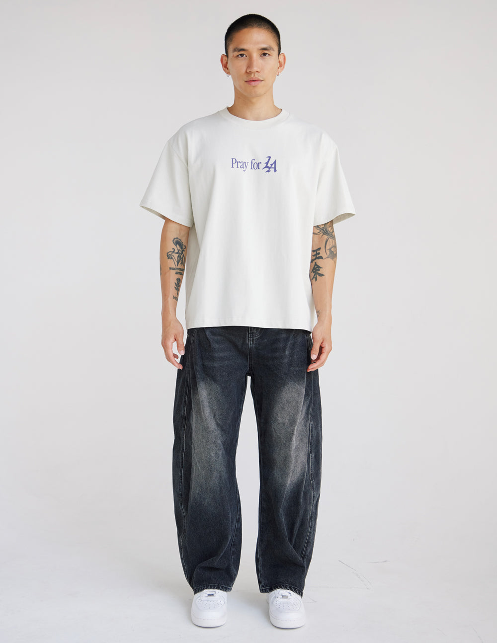 Pray for Los Angeles Heavyweight Tee - Oversized Streetwear Graphic
