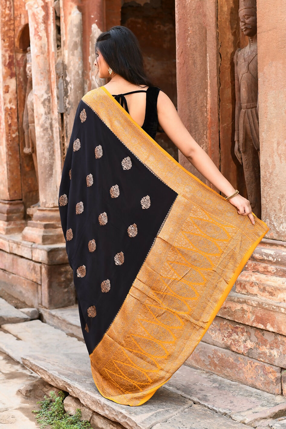 Black Crepe Chiffon Pure Handloom Banarasi Silk Saree