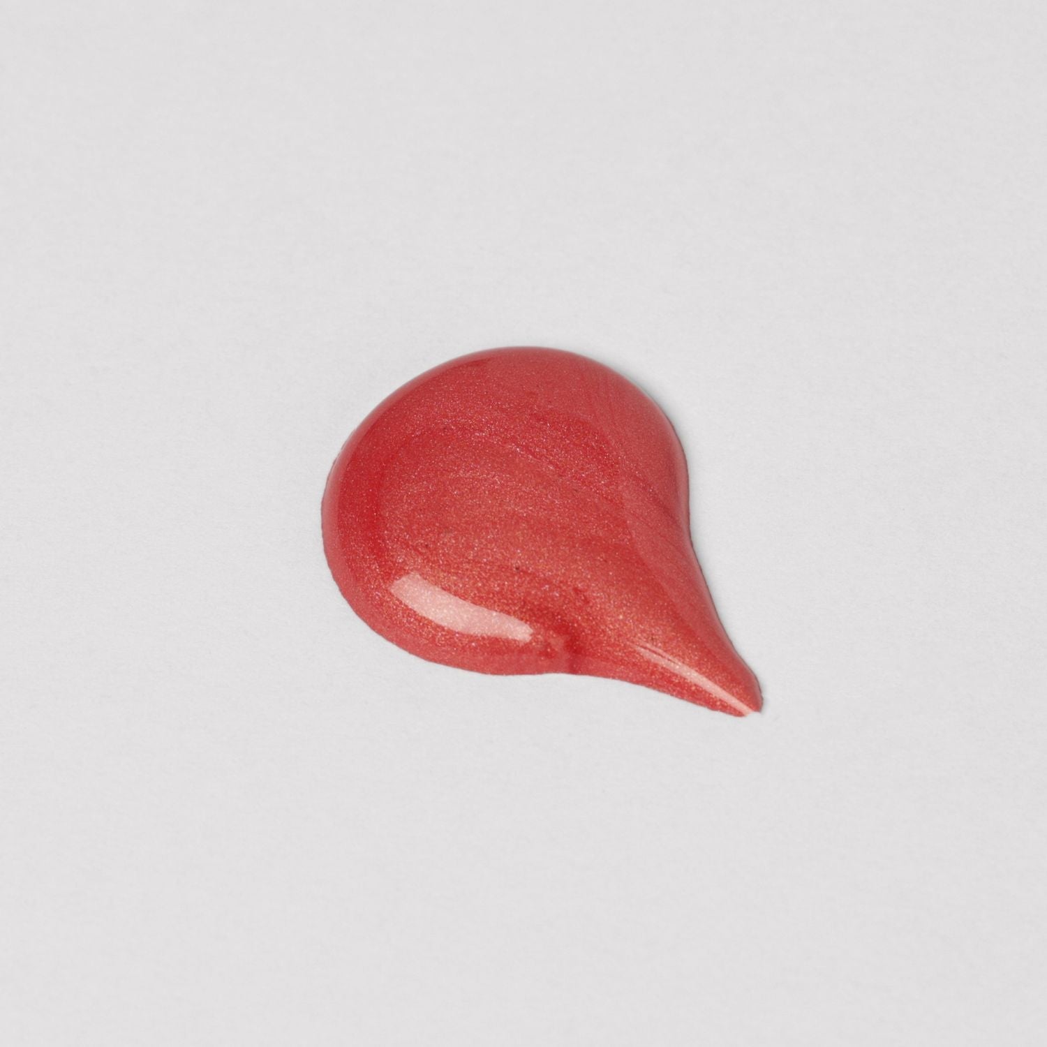 High-Shine Vegan Lip Gloss Wand for Nourished Lips