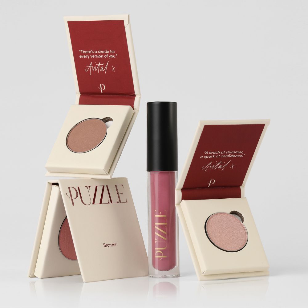 Minimalist bronzer palette in pink, brown, and beige shades by PUZZLE