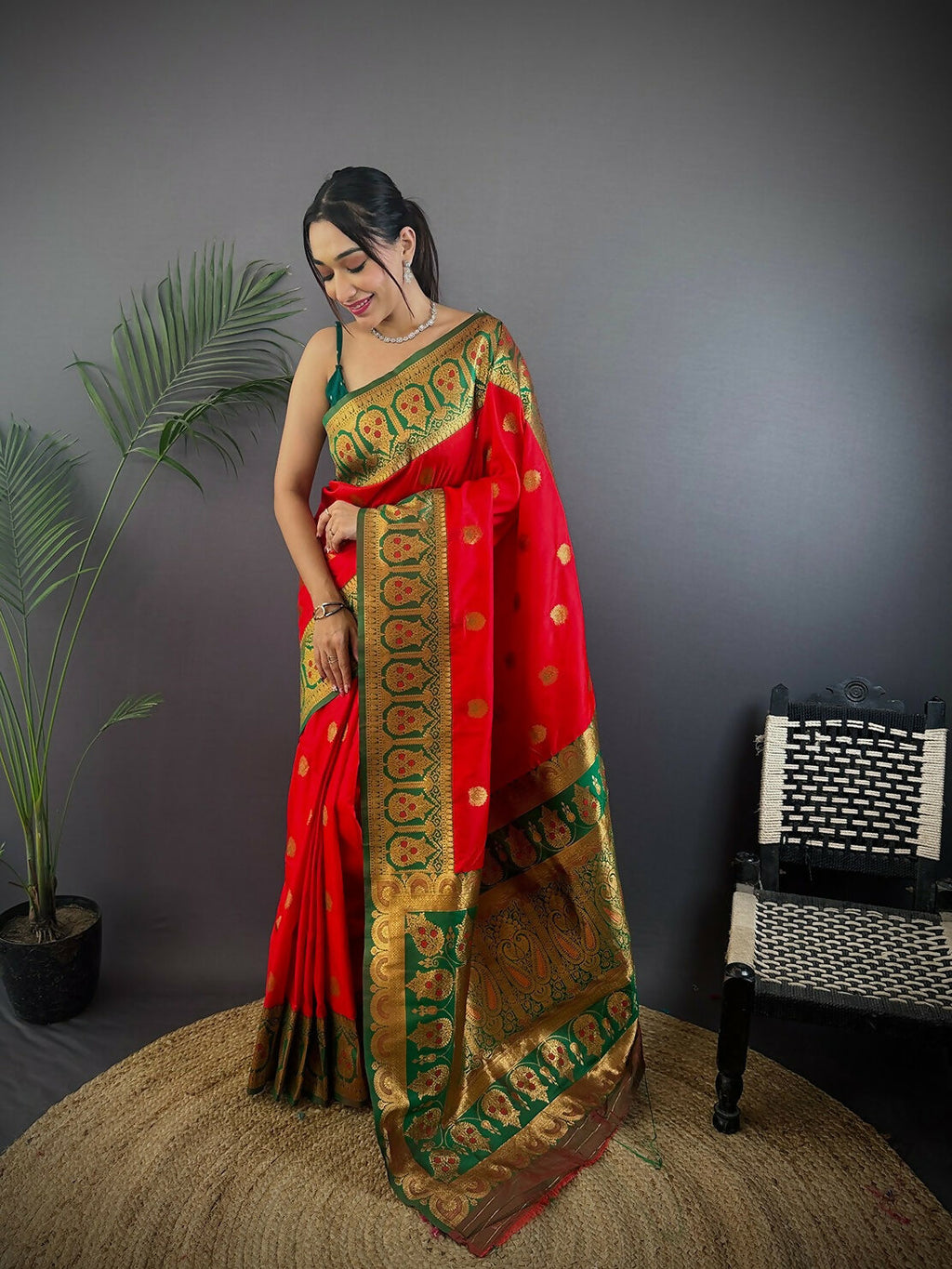 Green Butti Banarasi soft silk saree with unstitched blouse piece