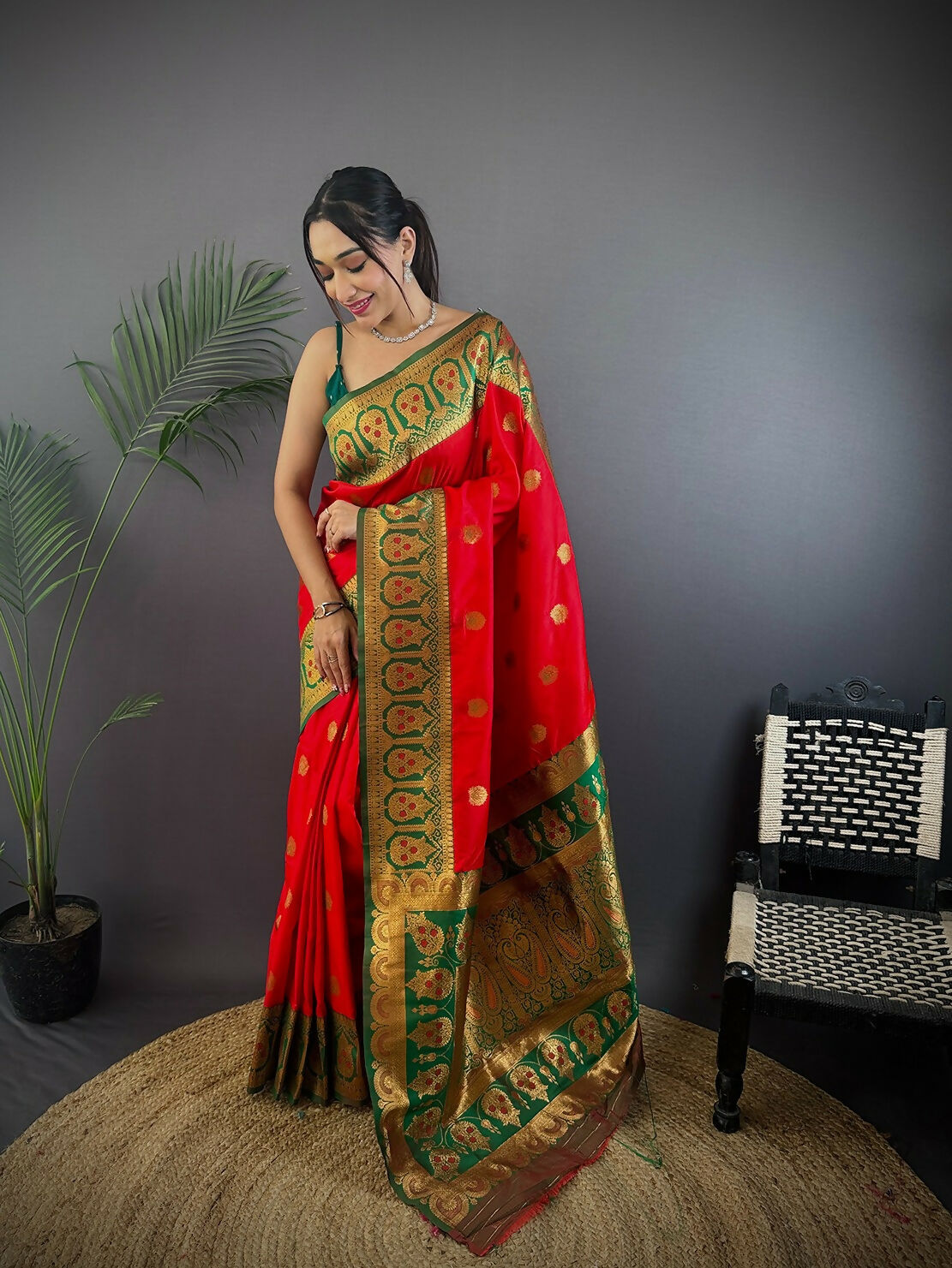 Green Butti Banarasi soft silk saree with unstitched blouse piece