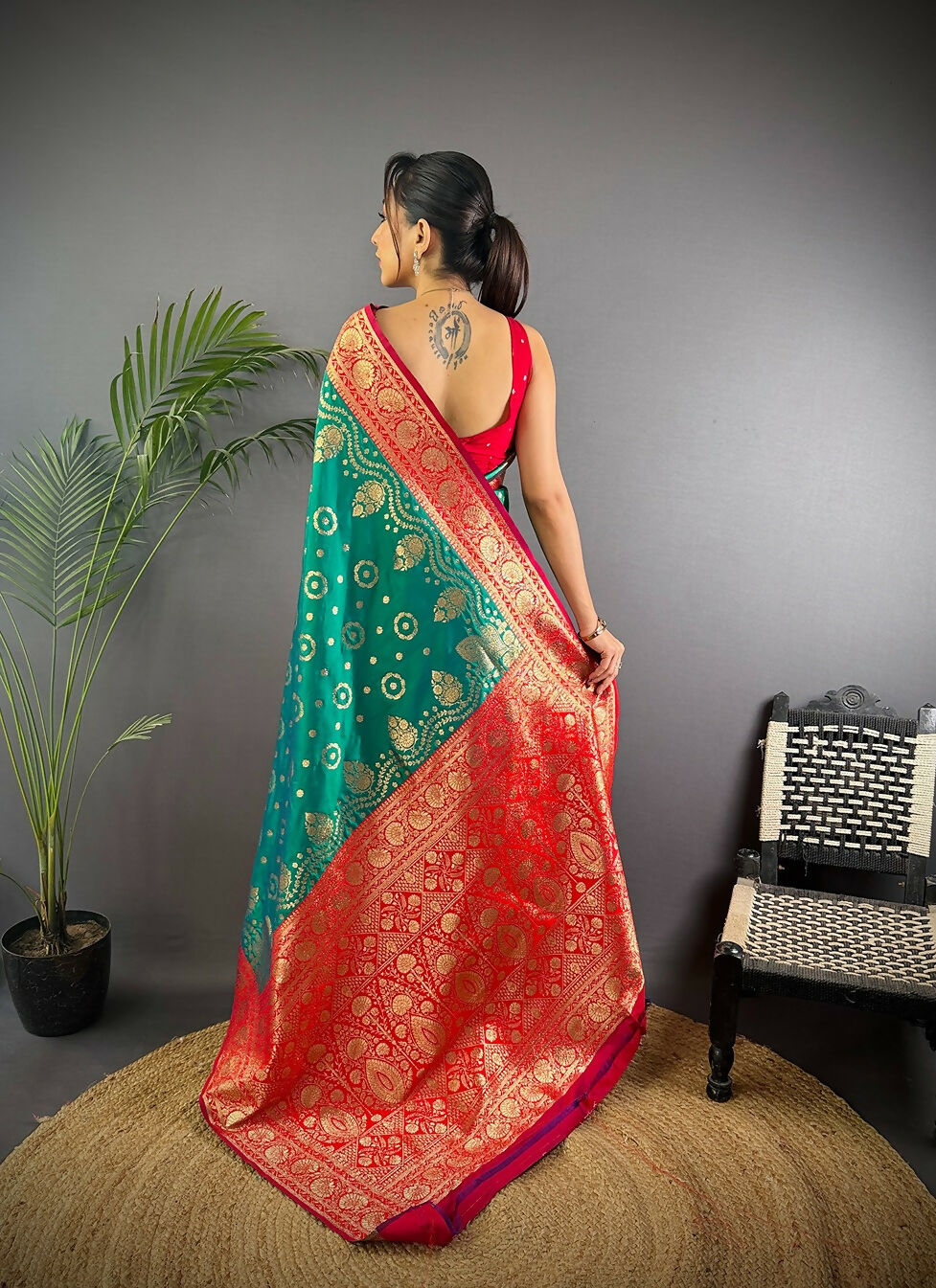 Joban Fashion Pink Butti Banarasi Silk Sarees
