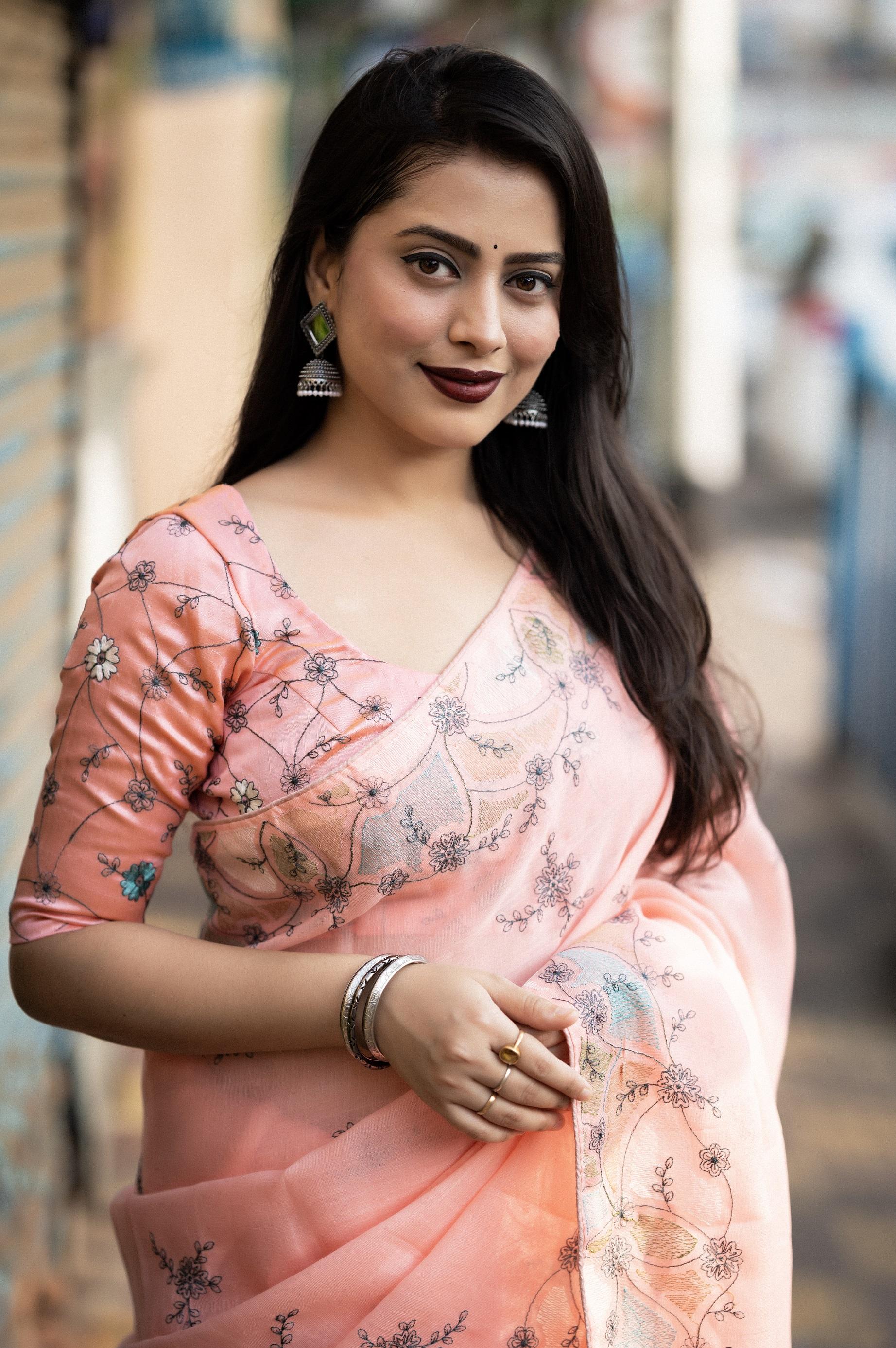 Pink Pure Linen Saree with Pencil Stitch Embroidery