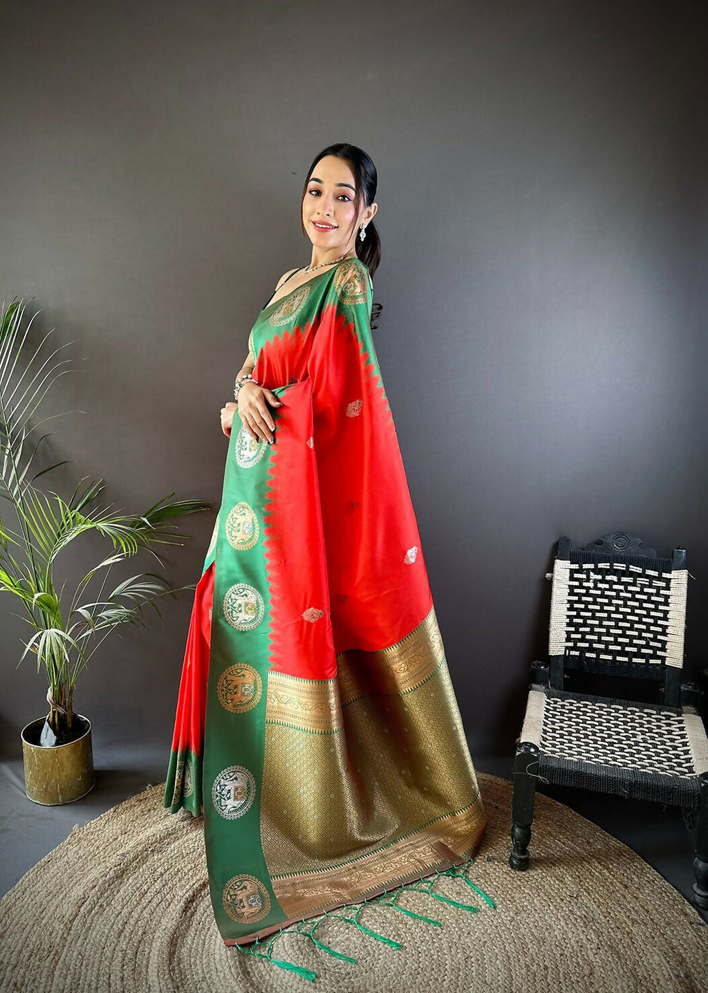 Green Butti Banarasi Silk Saree with Unstitched Blouse