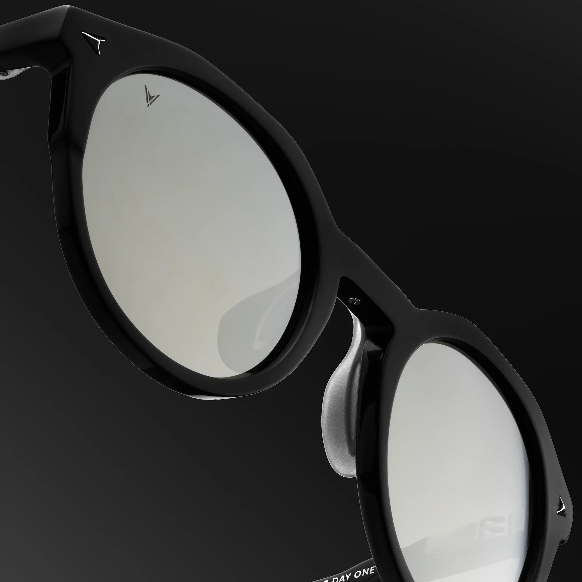 The Quincy Sunglasses - Black Mirror Premium Acetate Frame