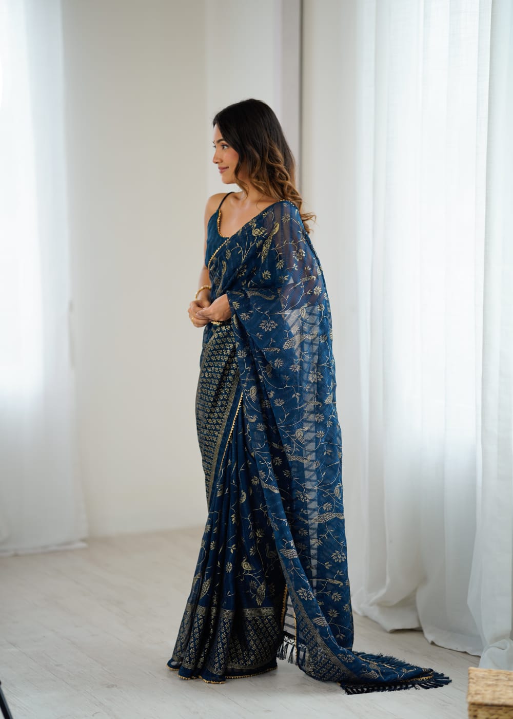 Lorenvalley Fashion Rama Solo Georgette Superb Finishing Foils Print & Fancy Zalar Lace in Border Saree with Blouse