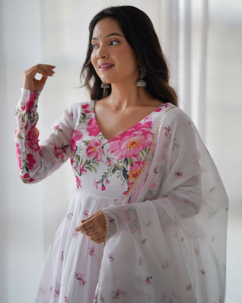 Elegant White Organza Kurta Set with Sequin Embroidery Work