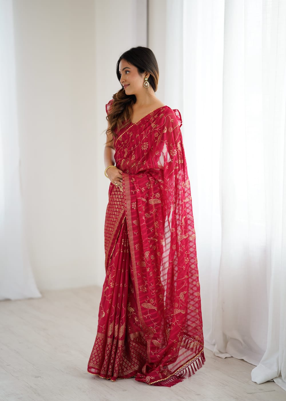 Lorenvalley Fashion Red Solo Georgette Superb Finishing Foils Print & Fancy Zalar Lace in Border Saree with Blouse