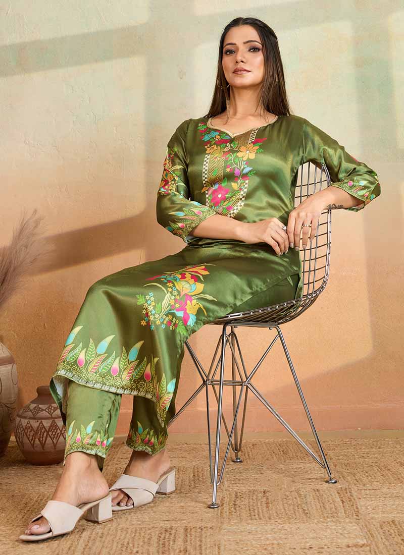 Mahendi Green Printed Cotton Rayon Kurta Pant Set