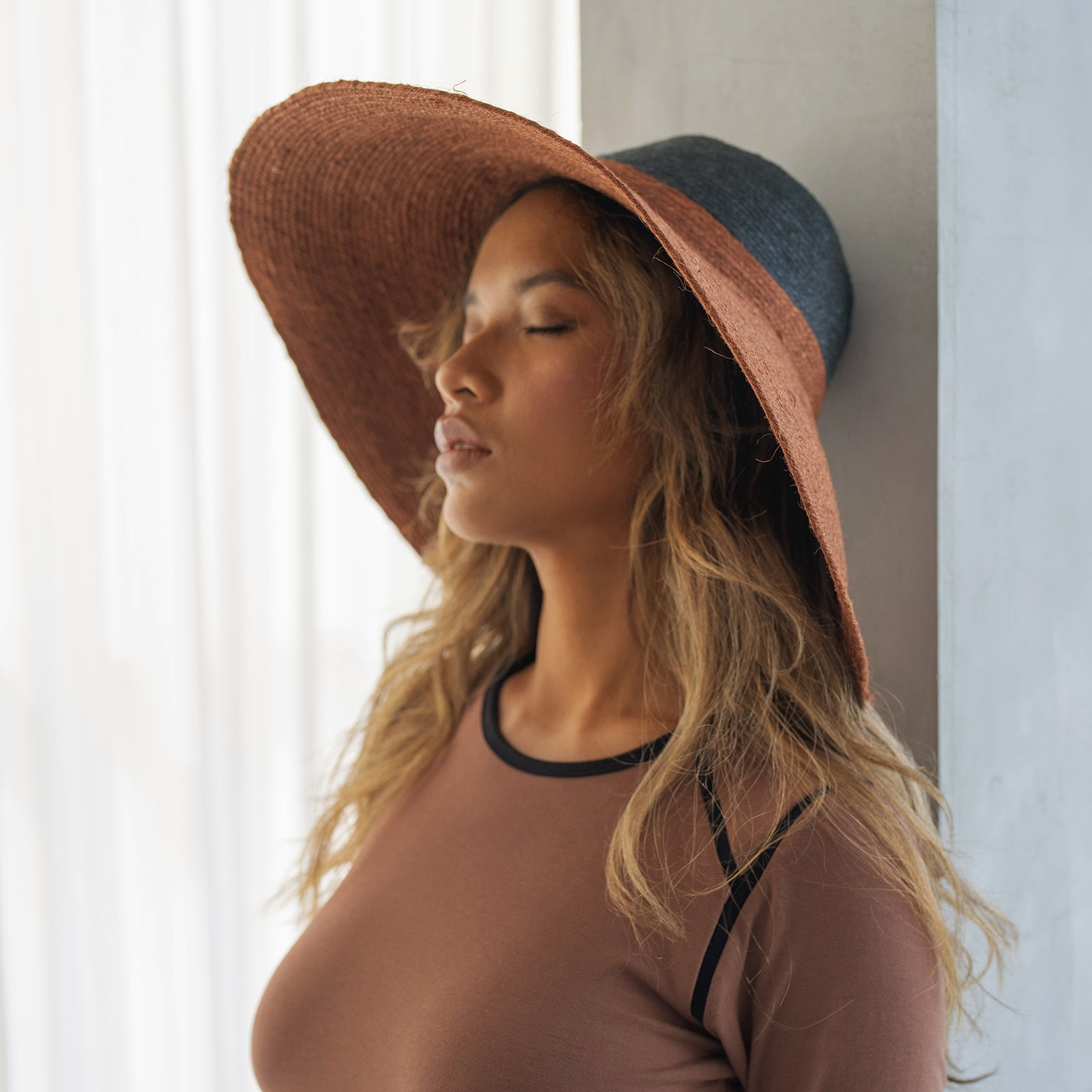 The Riri Duo Jute Straw Hat in Burnt Sienna & Black