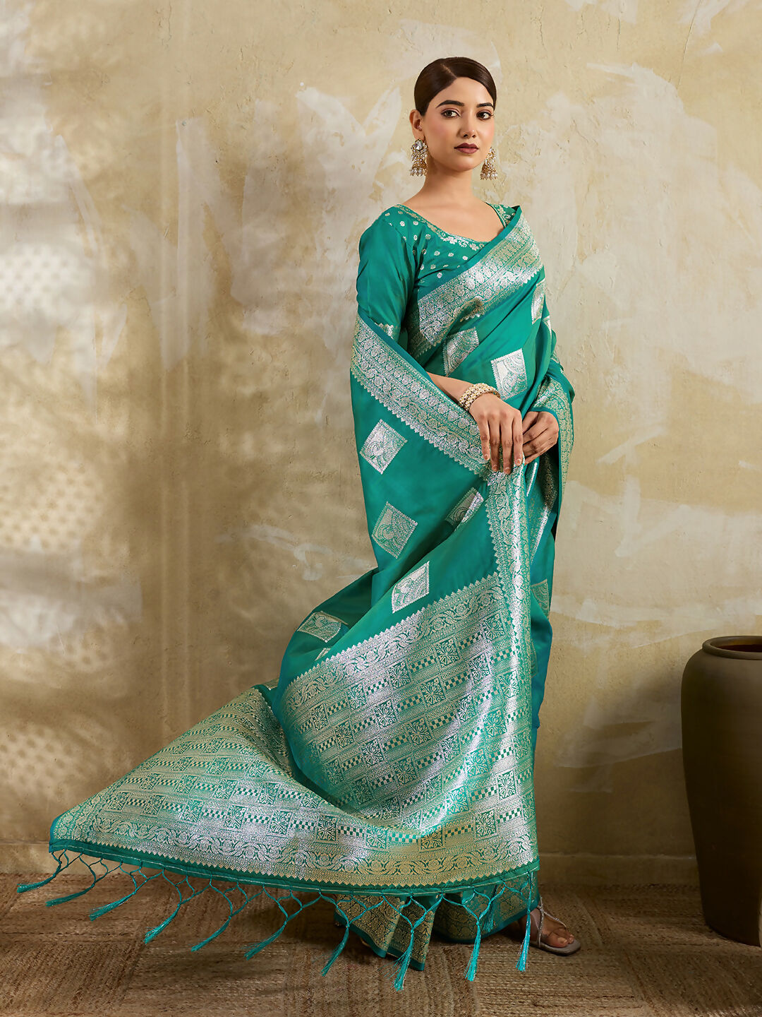 Sea Green Silk Blend Saree with Matching Blouse Piece