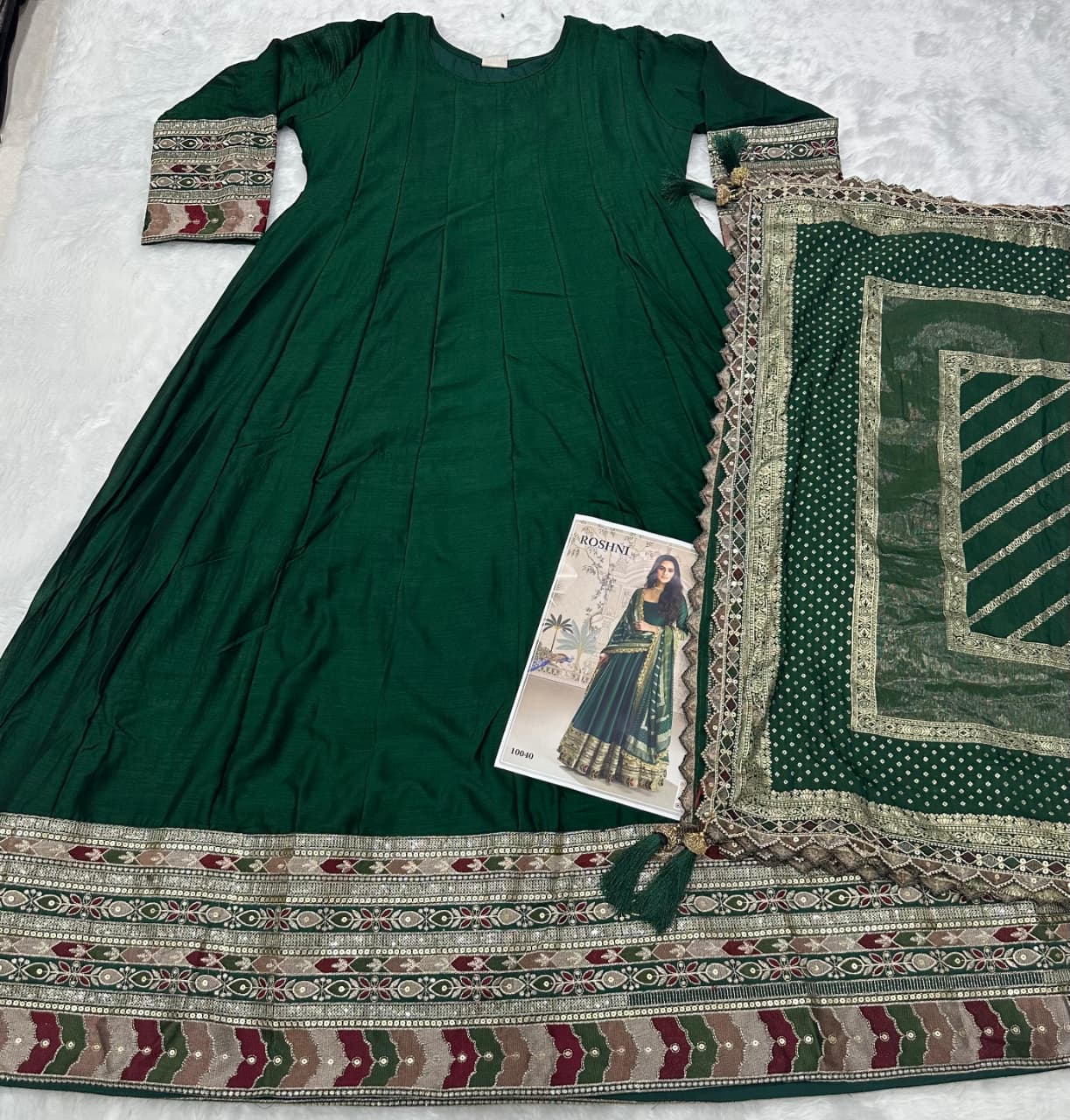 Green Silk Wedding Gown Ensemble - Elegant Traditional Ethnic Wear