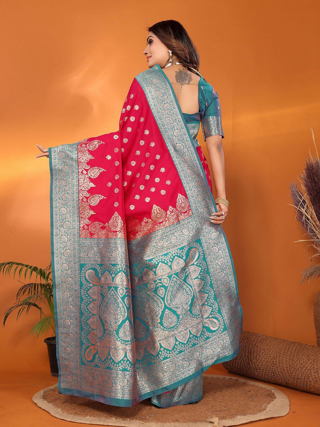 Banarasi Hot Pink Woven Soft Silk Saree with Blouse Piece