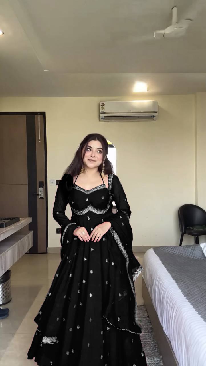 Prazu Fashion Black Georgette Thread Sequence Anarkali Suit