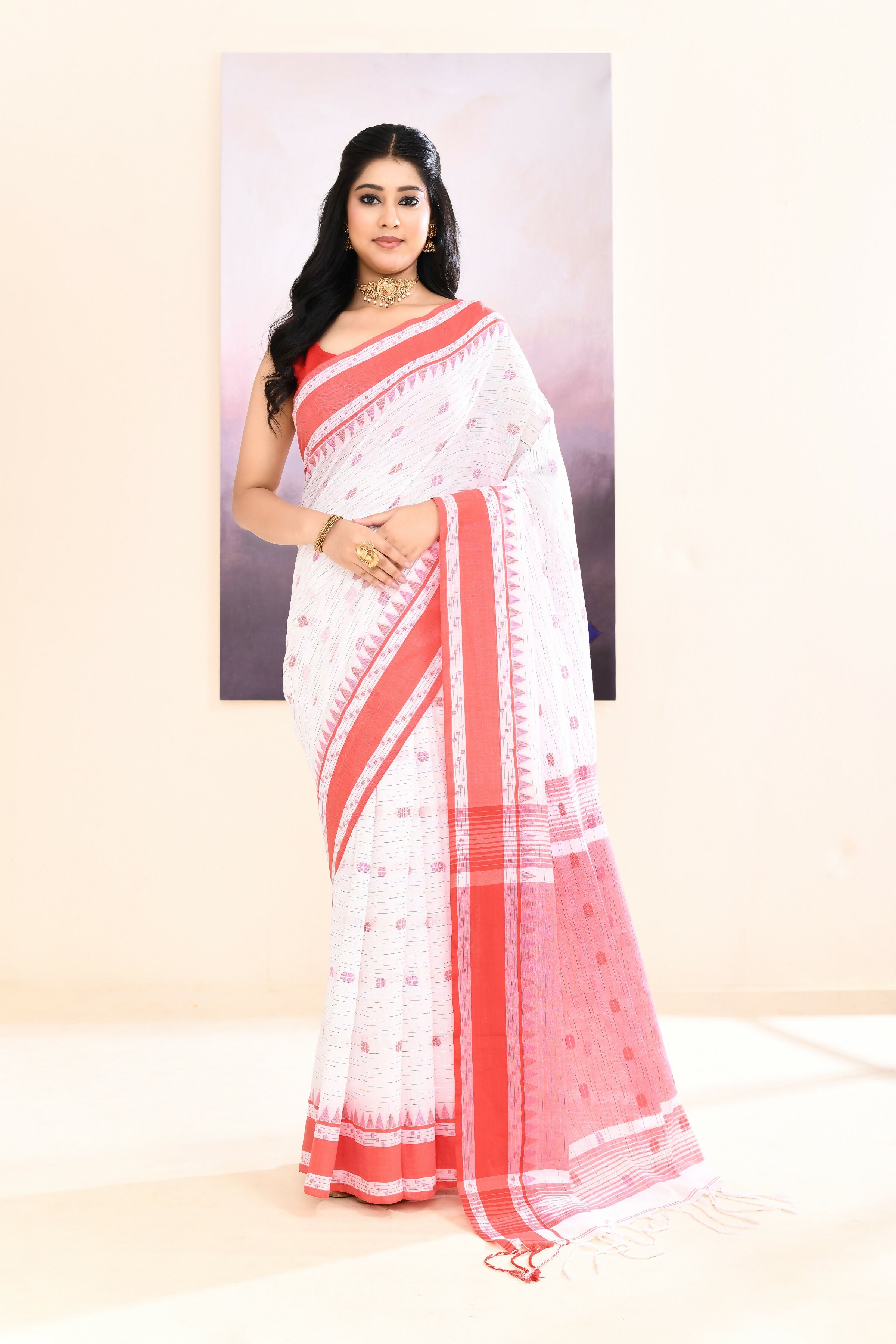 Women's White Embellished Cotton Saree for Elegant Occasions