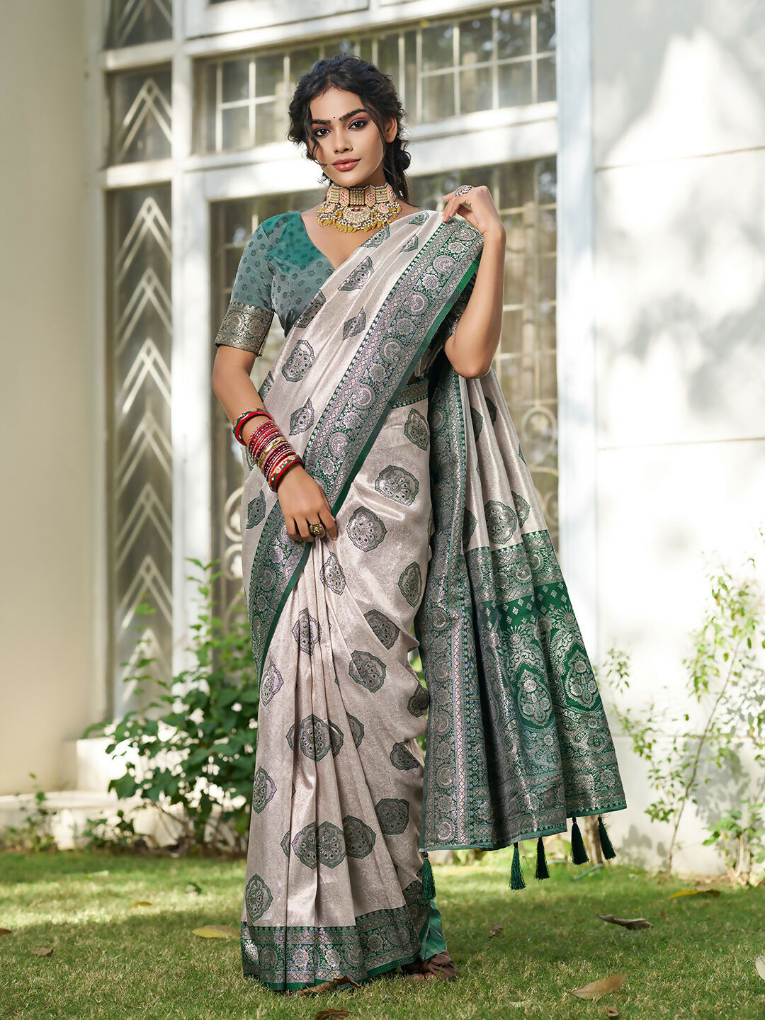 Cream and Dark Green Silk Blend Saree Traditional Ethnic Wear