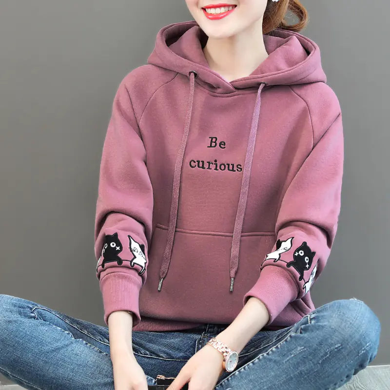 Women's Fleece-Lined Graphic Hoodie with Cat Print Details - Image 12