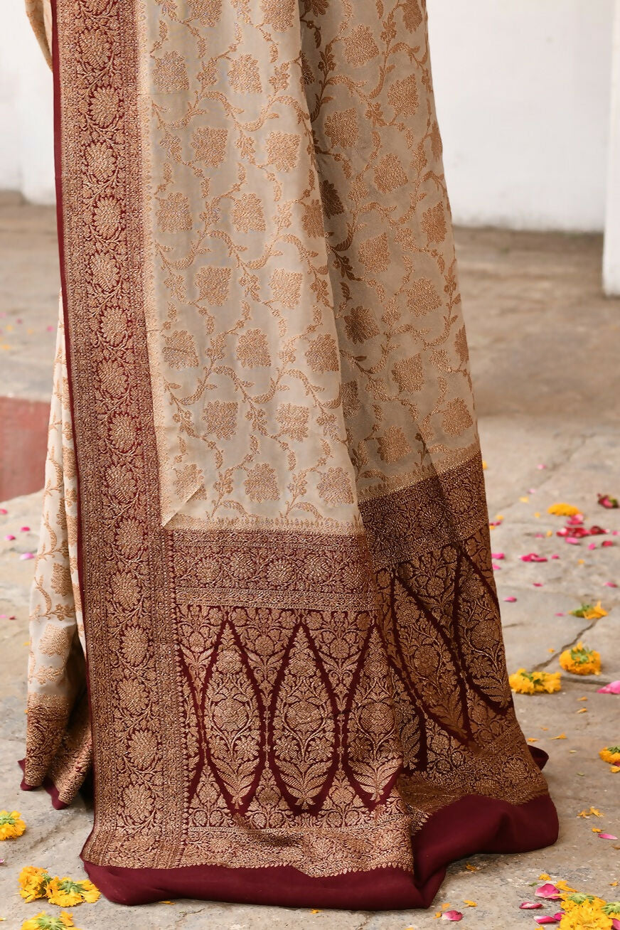 Crème Crepe Chiffon Pure Handloom Banarasi Silk Saree