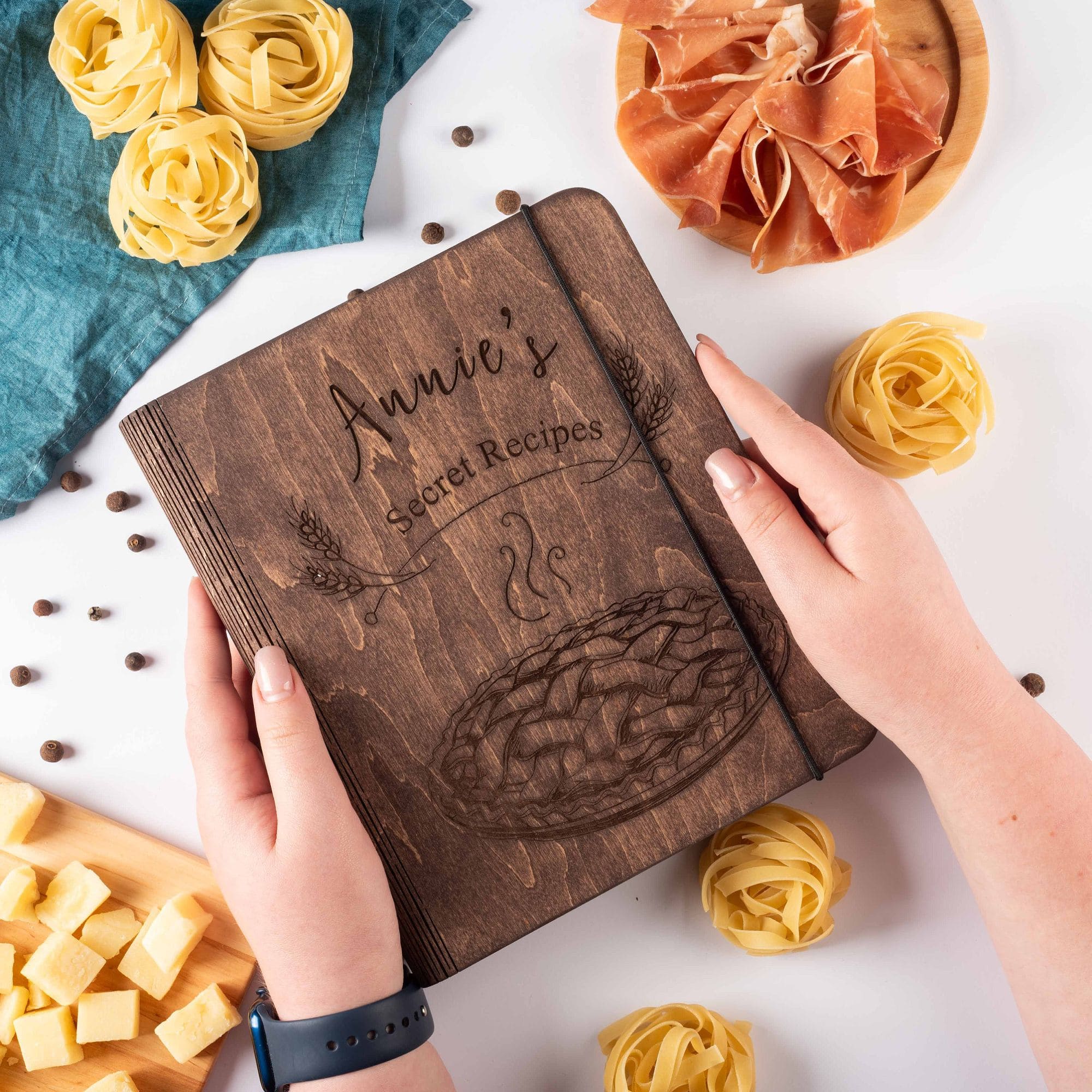 Wooden Recipe Book for Pies & Tarts - Personalized Farmhouse Style