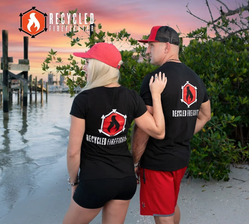 Logo T-Shirt: Sporty Unisex Crew Neck Tee