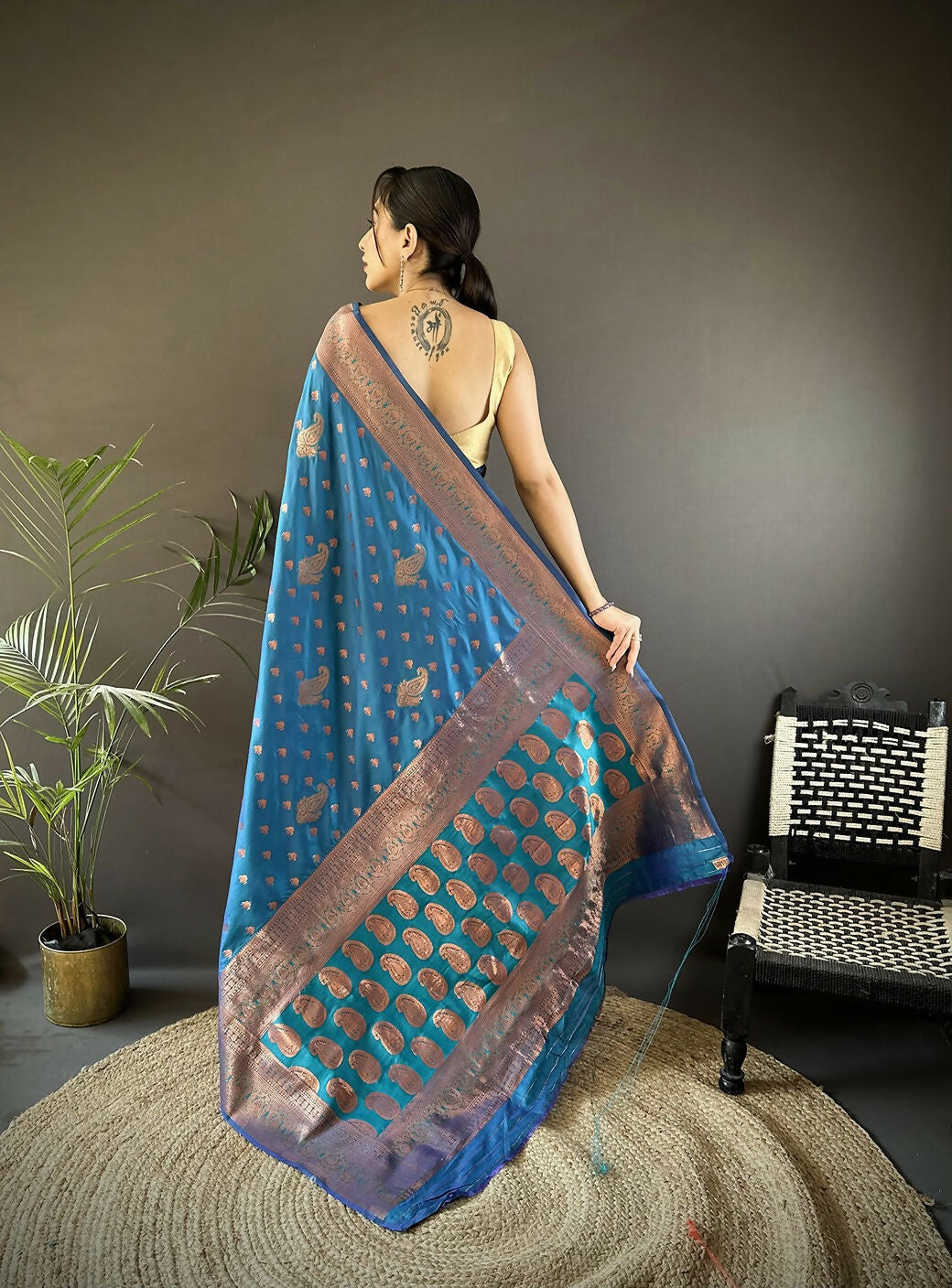 Joban Fashion Banarasi Royal Blue Woven Woven Soft Silk Saree